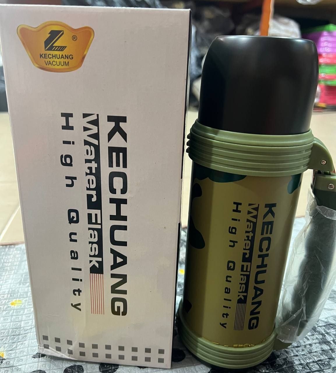 Kechuang Vacuum Flask with Handle – Olive Green